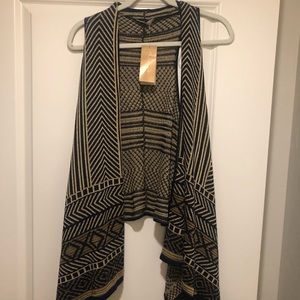 Francesca’s never before worn vest size M